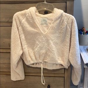 Fuzzy cropped Urban Sweater